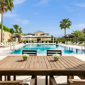 luxury-apartment-with-breathtaking-mountainview.1costadelsol.com/